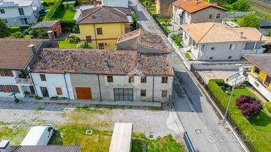 CASA DI CORTE A ZEVIO
