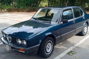Alfetta 2000 Quadrifoglio oro 
