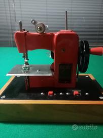 gioco in latta macchina per cucire