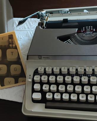 macchina per scrivere Royal Litton 204