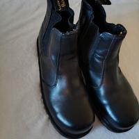 Anfibi Doc Martens e giacca Alcott 