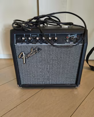 Fender Squier Stratocaster azzurra