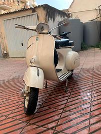 Vespa GL d'epoca restaurata