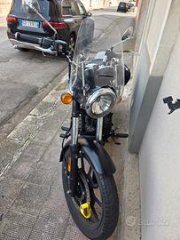 Royal Enfield  METEOR 350 accessoriata 