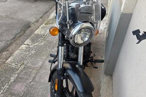 Royal Enfield  METEOR 350 accessoriata 