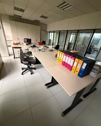 Scrivania operativa ufficio professionale