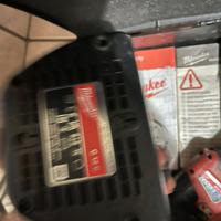 Rivettatrice Milwaukee m12