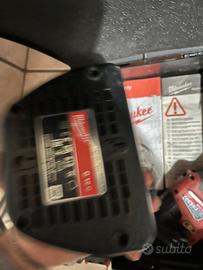 Rivettatrice Milwaukee m12