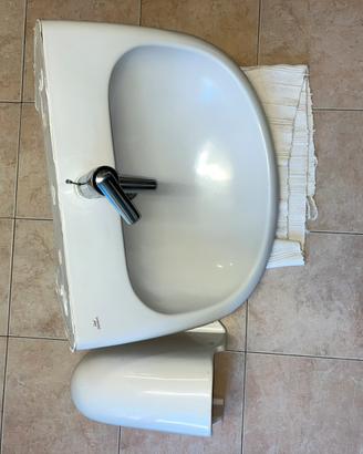Lavabo sospeso Ideal Standard e misceltore