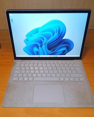 Surface Laptop  2. 13" 2K. i7-8650U RAM 16GB+512GB