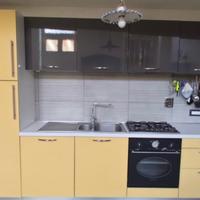 Cucina completa di elettrodomestici