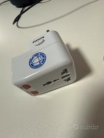 Adattatore corrente internazionale con usb