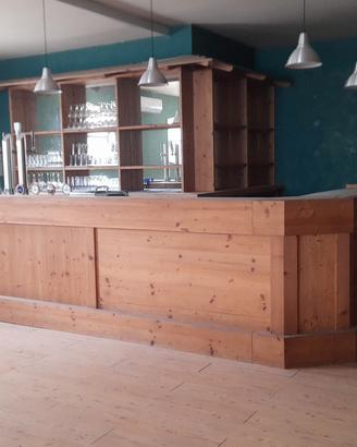 bancone da bar in legno