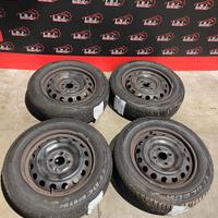 Cerchi in ferro con gomme Toyota Yaris