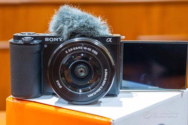 SONY ZV-E10 Vlog + obiettivo Sony PZ 16-50 mm OSS