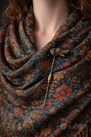 Antica spilla con scultura cane fine 800 primo 900