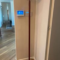 Piantana bordeaux e vetro