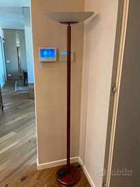 Piantana bordeaux e vetro