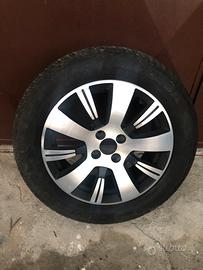 Gomma auto e cerchio