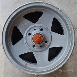 Fiat 124 sport coupè spider UN cerchio in lega 13