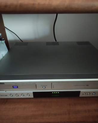 Lettore DVD e VIDEOREGISTRATORE Samsung SV-DV3E