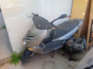 Scooter Aprilia Leonardo 150cc