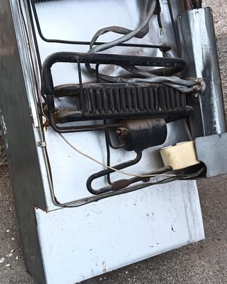 frigorifero per camper trivalente 