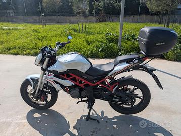 Benelli bn125 naked