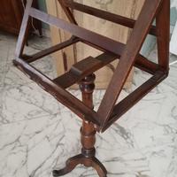 Leggio lavorato e sagomato in legno primi 900