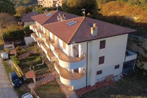 4 LOCALI A POGGIO MIRTETO