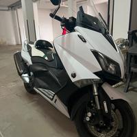 Yamaha t-max 530
