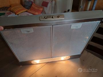 Cappa aspirazione cucina Ariston