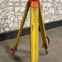 Livellatrice - laser Leica con piedistallo