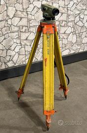 Livellatrice - laser Leica con piedistallo