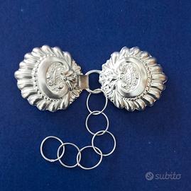 fibbia antica per mantello