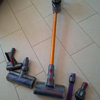 dyson v8 absolute  con accessori 6 