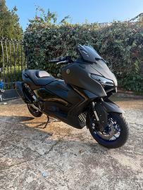 T max 560 2025 ICON BLACK