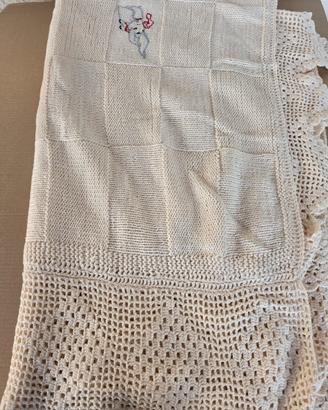 Coperta lana ricamata