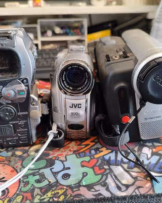 Lotto 3 Videocamere Sony, JVC, Canon da testare