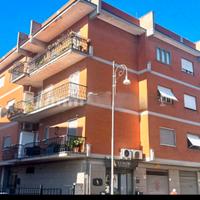 Genzano di roma appartamento con ascensore