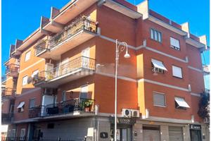 Genzano di roma appartamento con ascensore
