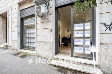 LOCALE COMMERCIALE - DUE VETRINE SU STRADA