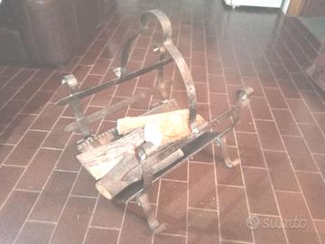 PORTA LEGNA PER CAMINO IN FERRO BATTUTO