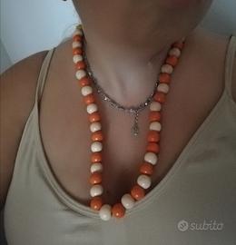 Collana con perline in legno 