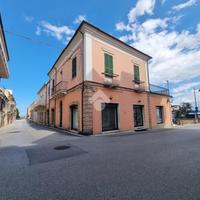 CASA SEMINDIPENDENTE A NOTARESCO