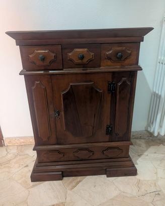 Credenzina in legno