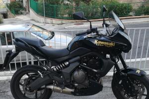 Kit completo catena, gomme e batteria nuove.