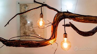 Lampadario sospeso in legno fatto a mano