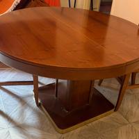 Tavolo rotondo in legno