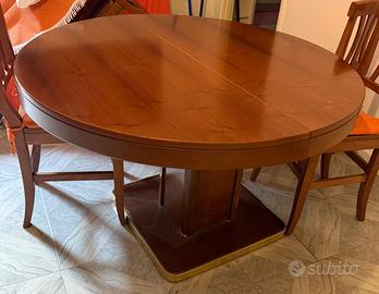 Tavolo rotondo in legno